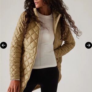 Athleta Whisper Featherless Puffer Jacket in Serpentine